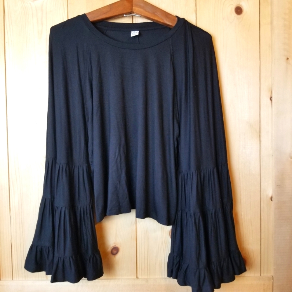 Floerns Black Southwestern Bell Sleeve NWOT